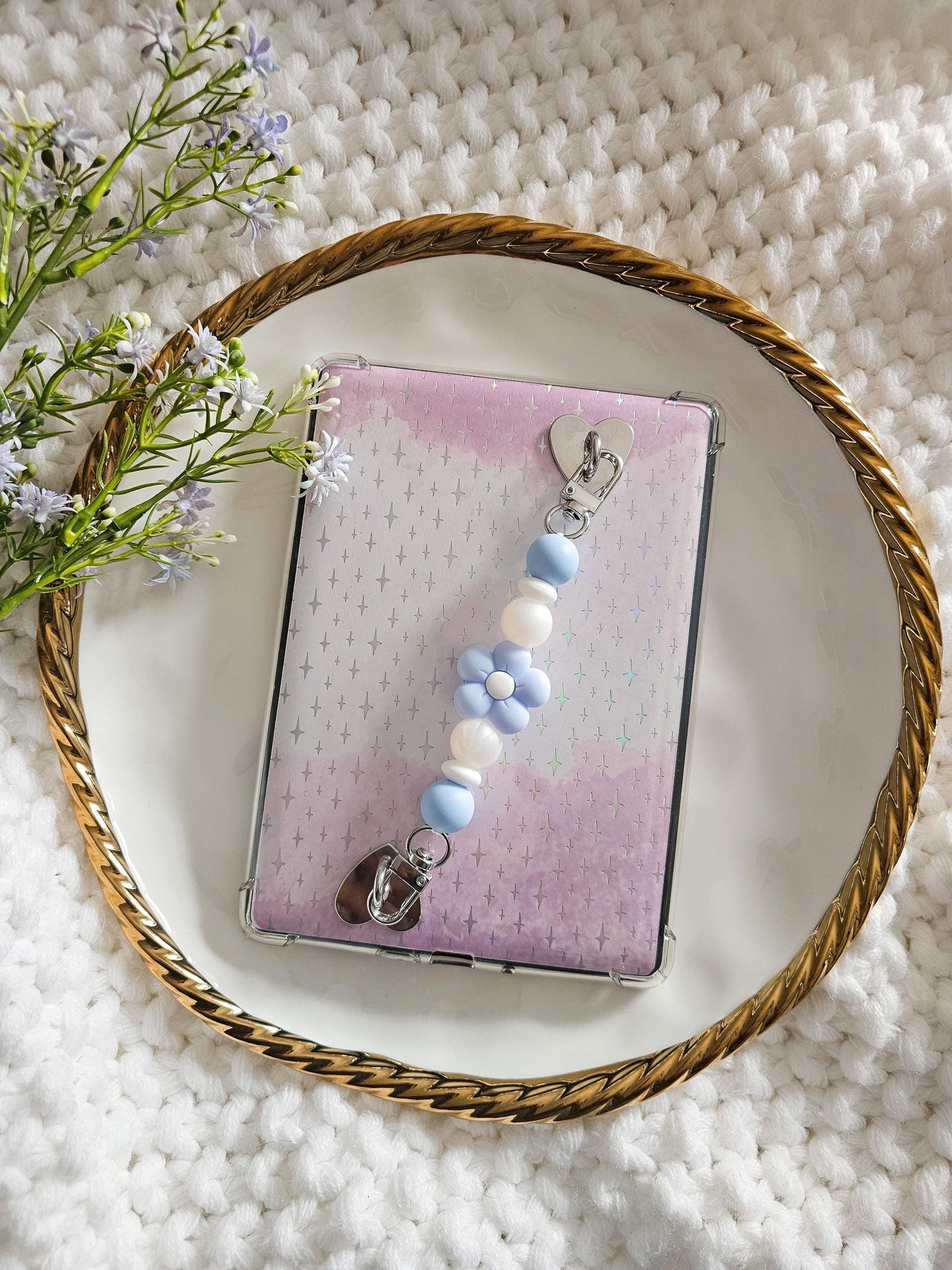 Blue Skies & Daisies Kindle Strap