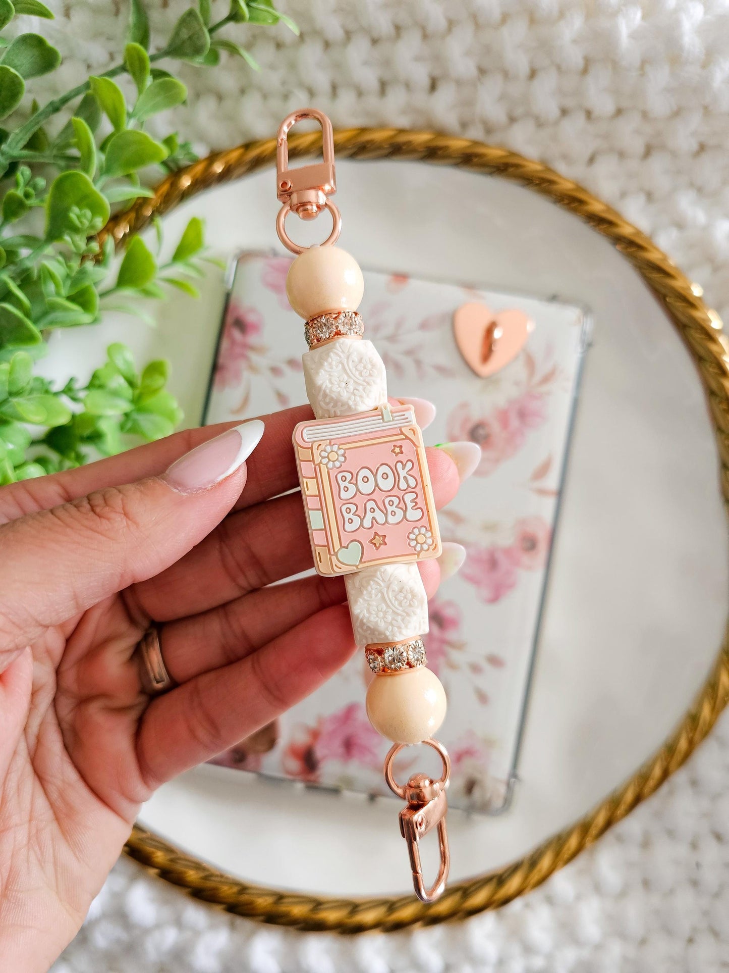 Book Babe Kindle Strap