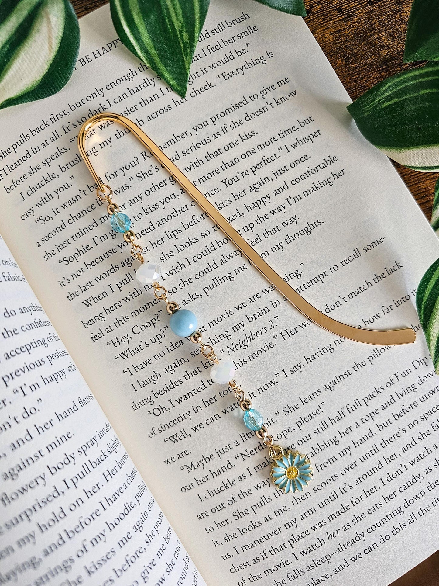 Blue Daisy Charm Bookmark