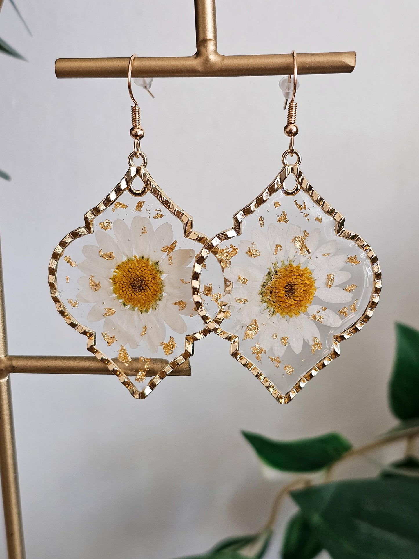Eloise | Pressed Daisy Resin Earrings