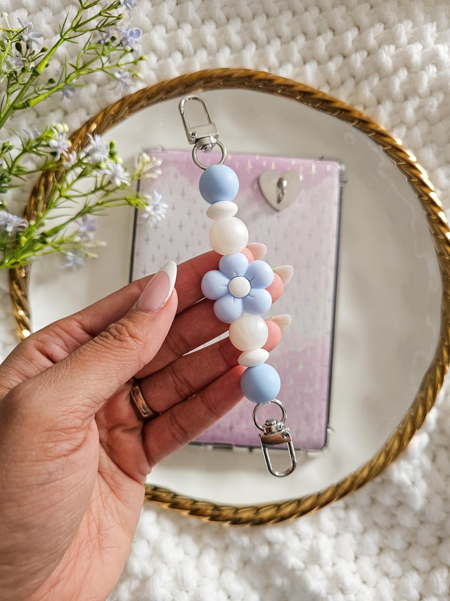 Blue Skies & Daisies Kindle Strap