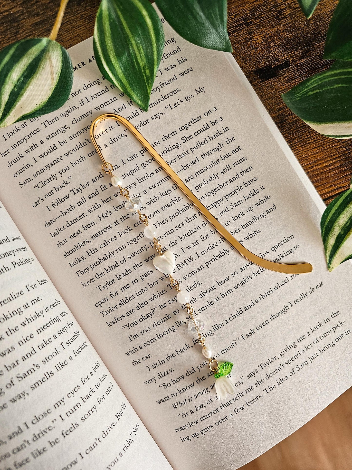 White Petals | Charm Bookmark